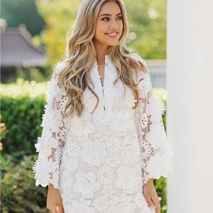 Beautiful j Marie 3D lace caftan. Lined. So flattering! Size medium